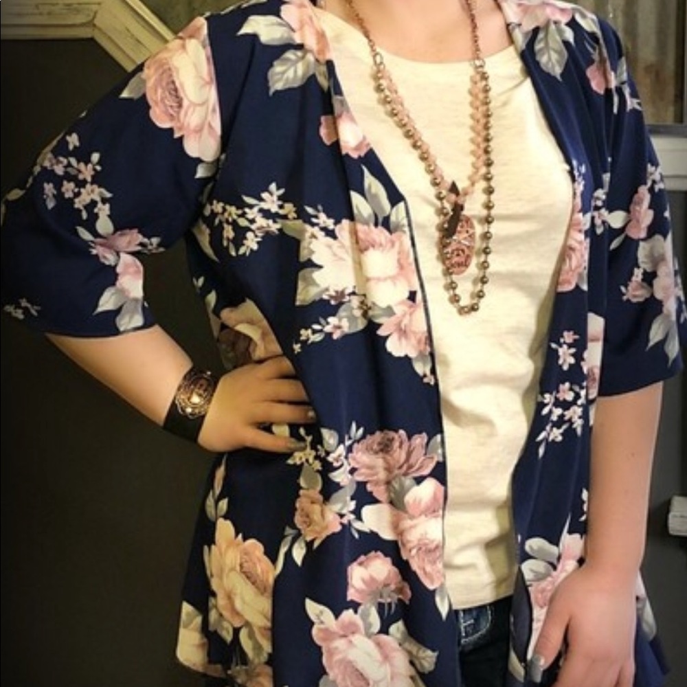 The Paige Navy Floral Kimono - Plus(2X-3X)